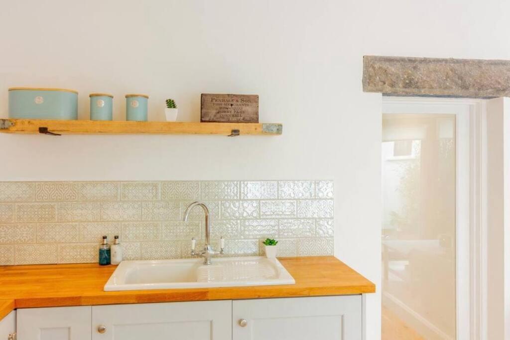 Newly Refurbished Traditional Cottage Blackrock بلاكروك المظهر الخارجي الصورة