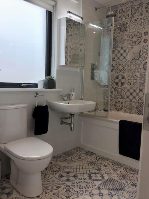 Newly Refurbished Traditional Cottage Blackrock بلاكروك المظهر الخارجي الصورة